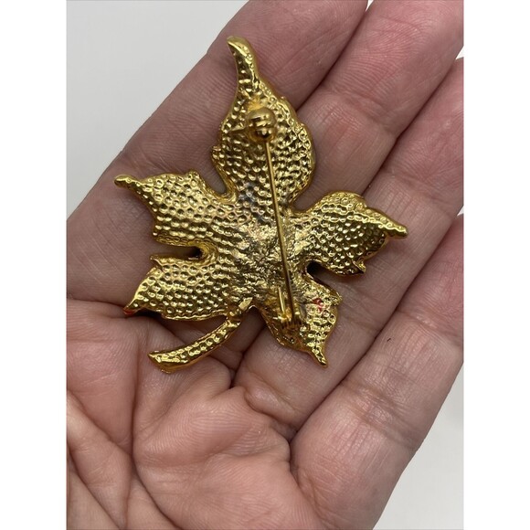 Gold Tone Red Enamel Leaf Brooche And Matching Clip Earring Set New - Picture 3 of 5